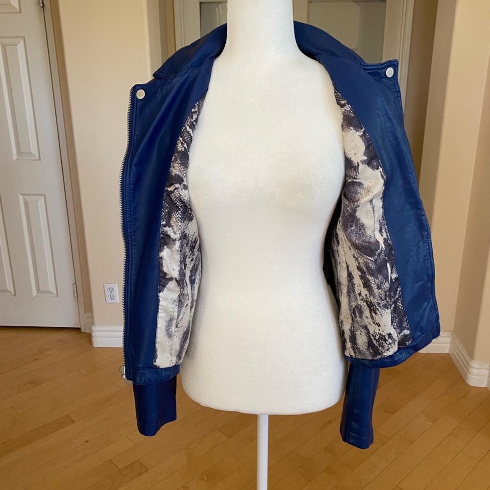 NWOT Black Rivet Blue Soft Vegan Leather Moto Jacket Fitted Design - Picture 5 of 11